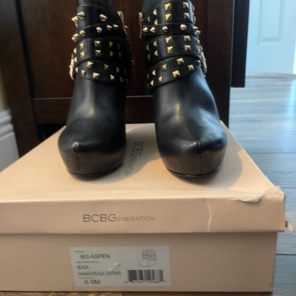 Bcbg ankle booties - Picture 3 of 6